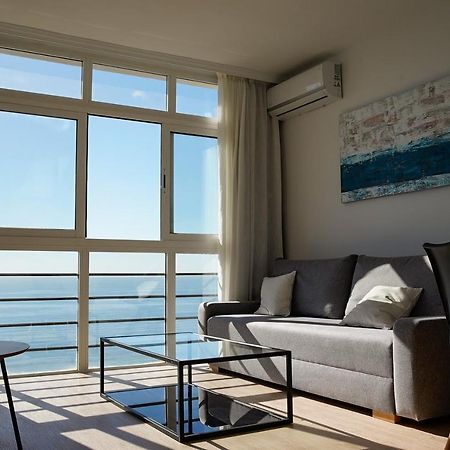 Beachfront Apartment Malaga Luaran gambar