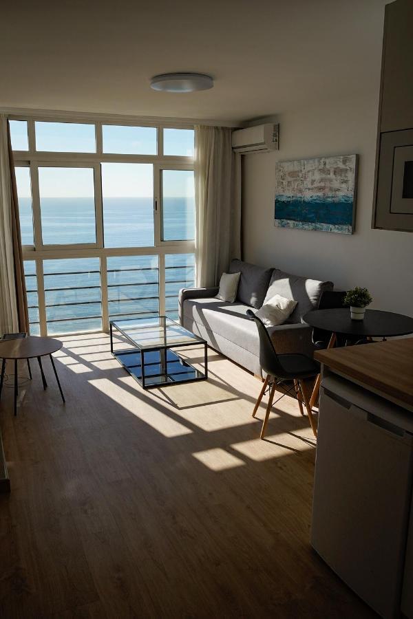 Beachfront Apartment Malaga Luaran gambar
